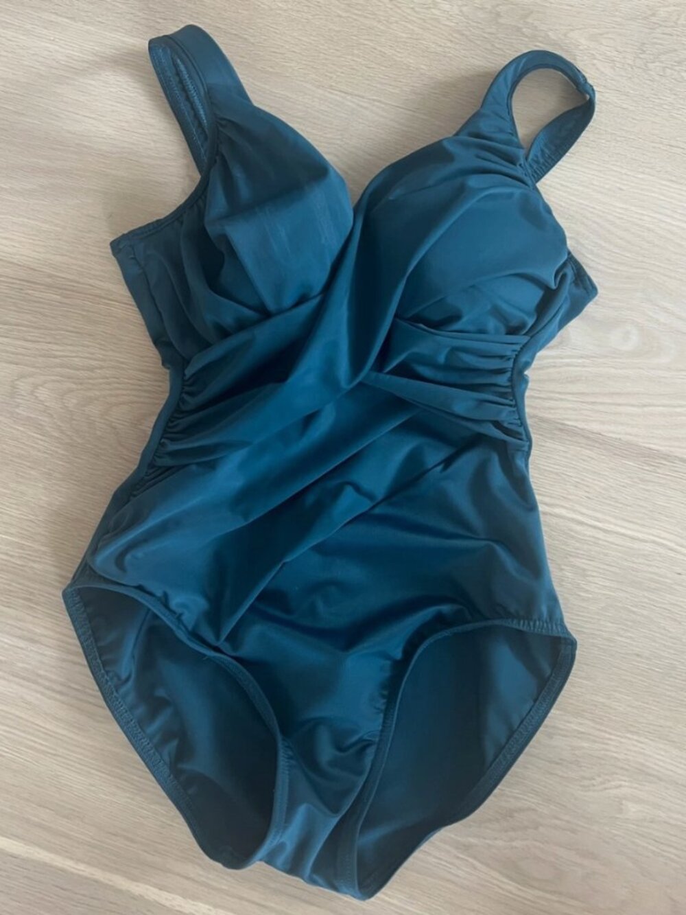 Miracle Suit Swimsuit Ladies Size 10